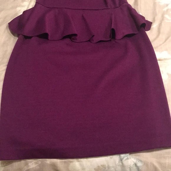 Beautiful dark purple dress - Picture 3 of 3